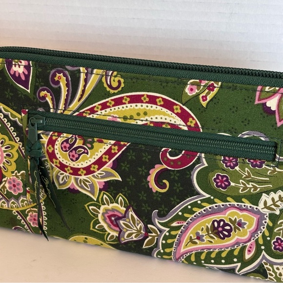 EUC Vera Bradley Green Pink Purple Paisley Print Women's Clutch Wallet - Picture 5 of 9